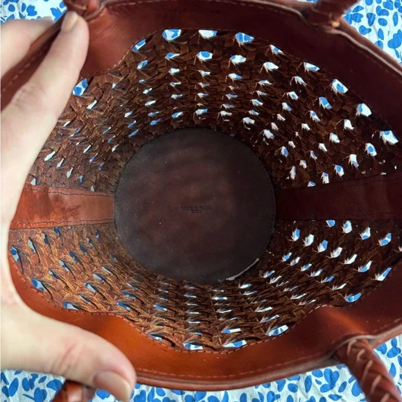 Reformation leather woven bucket handbag - Picture 3 of 4